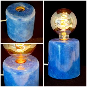 Pysslingen bordslampa i betong, design blank, Blå vitlasyr