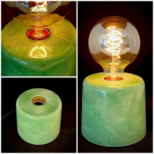 Pysslingen bordslampa i betong, design blank, Trädgrön vitladyr
