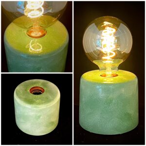 Pysslingen bordslampa i betong, design blank, Trädgrön vitlasyr